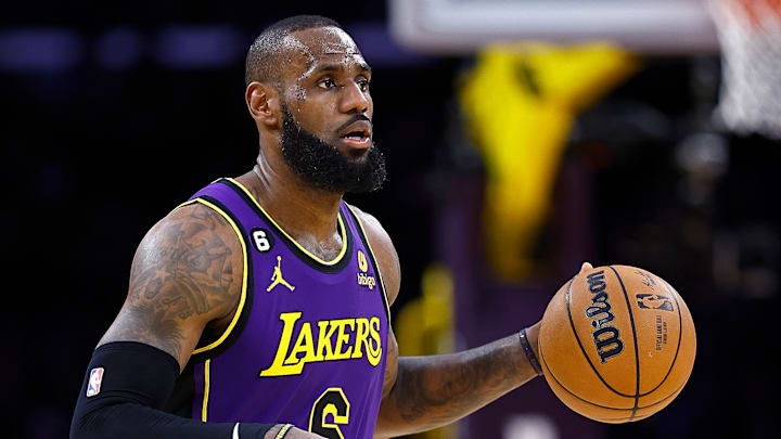 James brilló en la derrota ante los 76ers