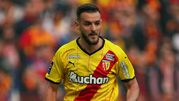 Une bonne nouvelle pour le défenseur du RC Lens ? 