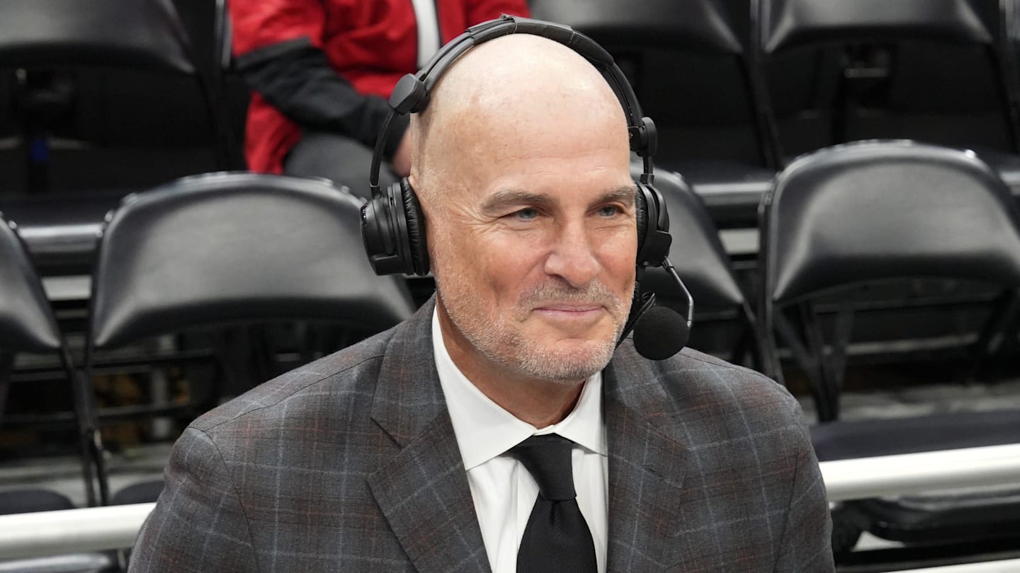 Jay Bilas Ranks Wisconsin Badgers Outside of Top 35 Basketball Teams in the Country