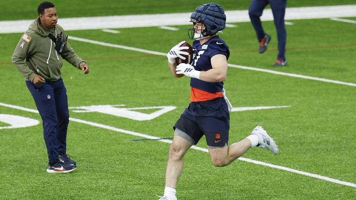 Sam Roush runs with a catch in drills during rookie minicamp. He remains the only unsigned Bears draft pick. Sam Roush runs with a catch in drills during rookie minicamp. He remains the only unsigned Bears draft pick.