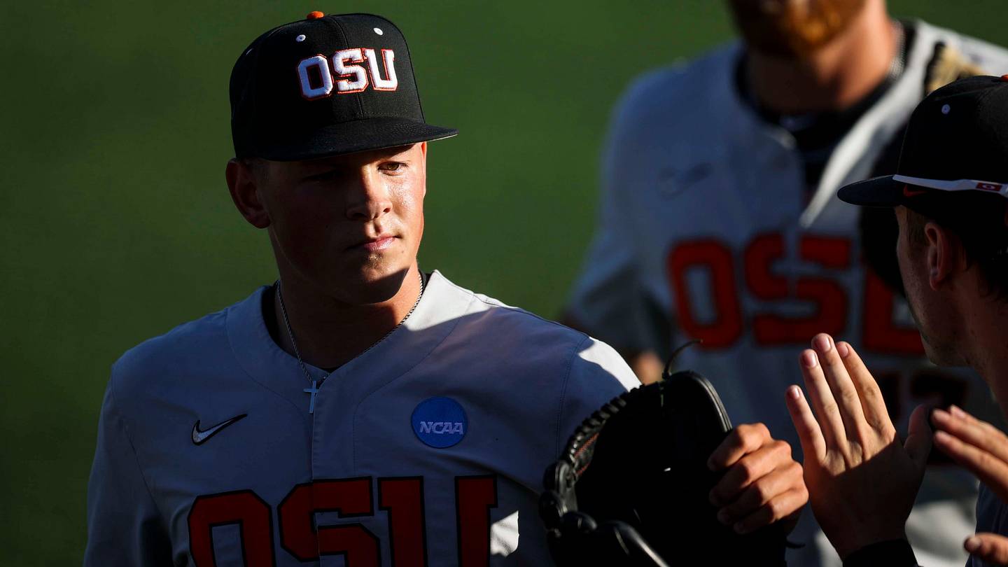 #7 Oregon State Baseball Start Weekend With 7-4 Win Over Air Force