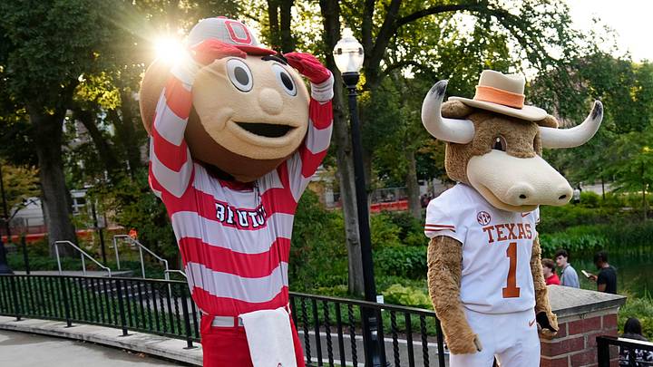 The SEC and Big Ten have dominated winning college football National Championships. The SEC and Big Ten have dominated winning college football National Championships.