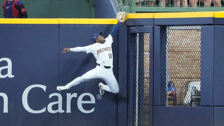 Milwaukee Brewers right fielder Luis Lara. Milwaukee Brewers right fielder Luis Lara.