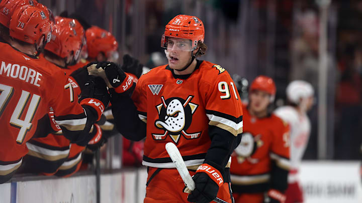 Oct 31, 2025; Anaheim, California, USA;  Anaheim Ducks center Leo Carlsson (91) celebrates with teammates after scoring a goal during the first period at Honda Center. Mandatory Credit: Kiyoshi Mio-Imagn Images