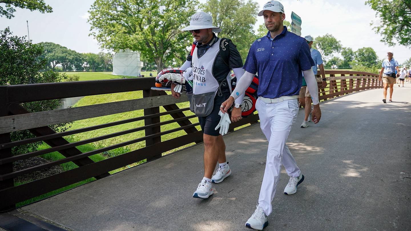 Hockey Stick Putter Makes Second Appearance in Tour Event