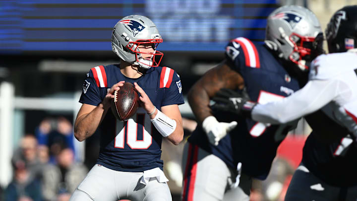 Drake Maye and the Patriots take their winning streak into Tampa Bay.