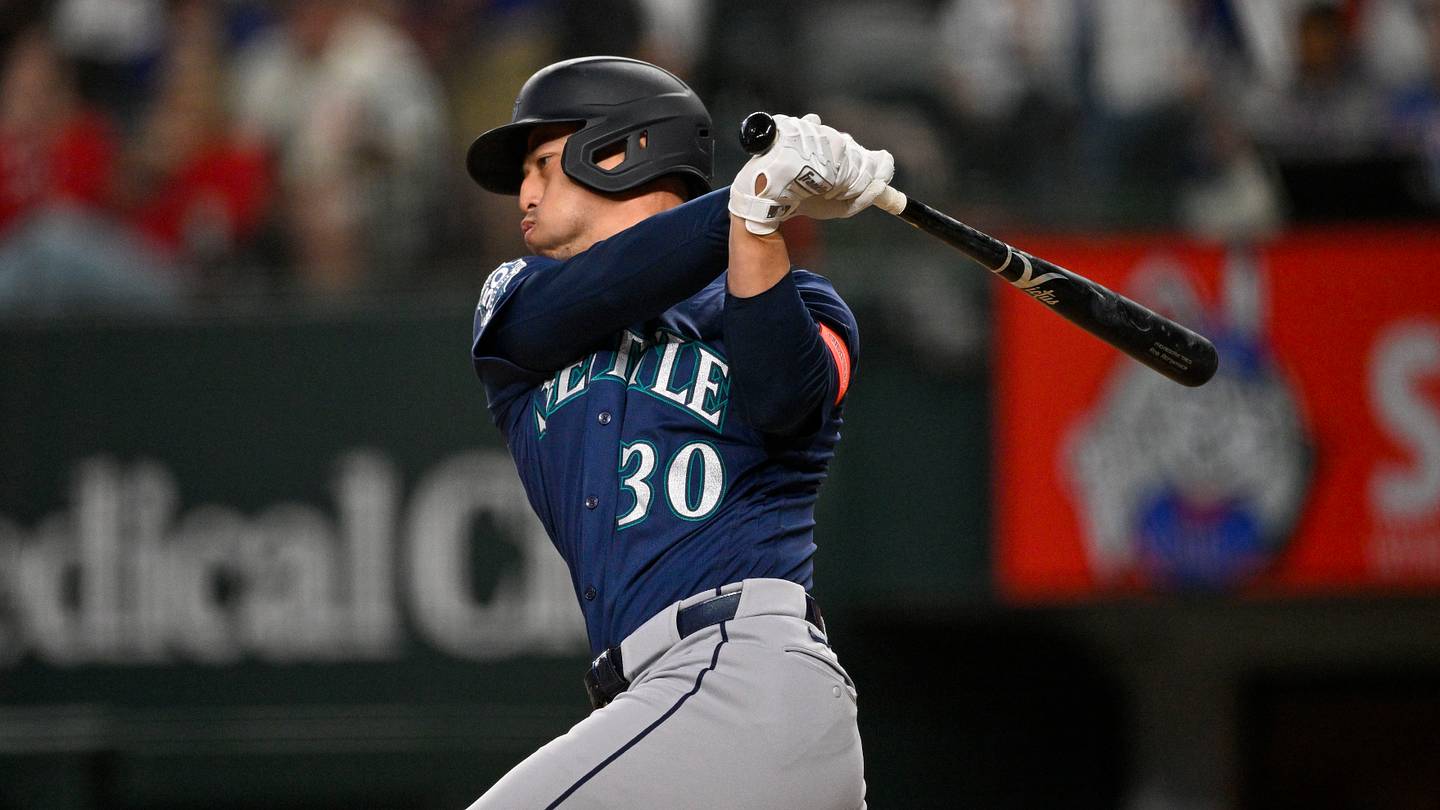 Mariners’ Delayed Rob Refsnyder Move Puts Their Deadline Strategy Under the Microscope