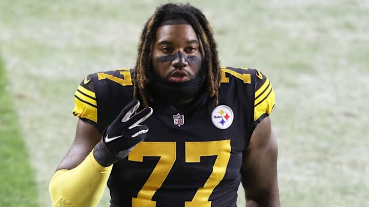 Dec 2, 2020; Pittsburgh, Pennsylvania, USA; Pittsburgh Steelers offensive tackle Derwin Gray (77) gestures as he leaves the field after defeating the Baltimore Ravens at Heinz Field. The Steelers won 19-14. Mandatory Credit: Charles LeClaire-Imagn Images Dec 2, 2020; Pittsburgh, Pennsylvania, USA; Pittsburgh Steelers offensive tackle Derwin Gray (77) gestures as he leaves the field after defeating the Baltimore Ravens at Heinz Field. The Steelers won 19-14. Mandatory Credit: Charles LeClaire-Imagn Images