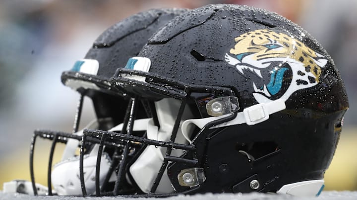 Oct 29, 2023; Pittsburgh, Pennsylvania, USA; Jacksonville Jaguars helmet on the sidelines against the Pittsburgh Steelers during the fourth quarter at Acrisure Stadium. Mandatory Credit: Charles LeClaire-Imagn Images Oct 29, 2023; Pittsburgh, Pennsylvania, USA; Jacksonville Jaguars helmet on the sidelines against the Pittsburgh Steelers during the fourth quarter at Acrisure Stadium. Mandatory Credit: Charles LeClaire-Imagn Images