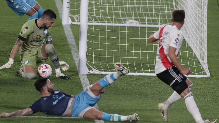 FBL-ARGENTINA-RIVER-RACING