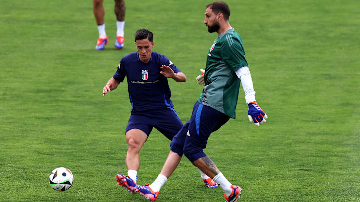 Raspadori e Donnarumma Raspadori e Donnarumma