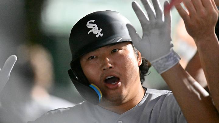 Aug 18, 2026; Chicago, Illinois, USA; Chicago White Sox first baseman Munetaka Murakami (5) celerates with the dugout after hitting a home run against the Chicago Cubs during the third inning at Wrigley Field. Mandatory Credit: Patrick Gorski-Imagn Images Aug 18, 2026; Chicago, Illinois, USA; Chicago White Sox first baseman Munetaka Murakami (5) celerates with the dugout after hitting a home run against the Chicago Cubs during the third inning at Wrigley Field. Mandatory Credit: Patrick Gorski-Imagn Images