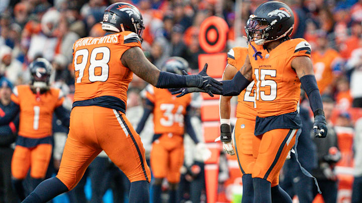 NFL, American Football Herren, USA Football 2024: Atlanta Falcons vs Denver Broncos Nov 17 November 17, 2024: Denver Broncos linebacker Nik Bonitto (15) celebrates his sack with teammate Denver Broncos defensive end John Franklin-Myers (98) in the second half of the football game between the Denver Broncos and Atlanta Falcons. 