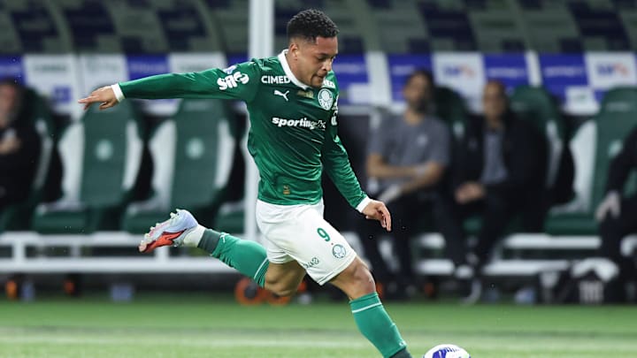 Vitor Roque é um dos destaques da temporada do Palmeiras