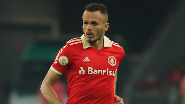 Colorado, de Renê, mira a vice-liderança do Campeonato Gaúcho