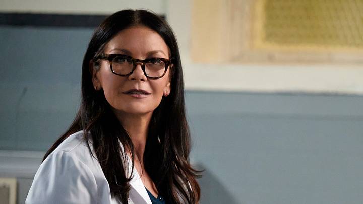 PRODIGAL SON: L-R: Catherine Zeta Jones and guest star Dennis Flanagan in the ÒFace ValueÓ episode of PRODIGAL SON airing Tuesday, March 2 (9:01-10:00 PM ET/PT) on FOX. ©2021 Fox Media LLC Cr: Phil Caruso/FOX PRODIGAL SON: L-R: Catherine Zeta Jones and guest star Dennis Flanagan in the ÒFace ValueÓ episode of PRODIGAL SON airing Tuesday, March 2 (9:01-10:00 PM ET/PT) on FOX. ©2021 Fox Media LLC Cr: Phil Caruso/FOX