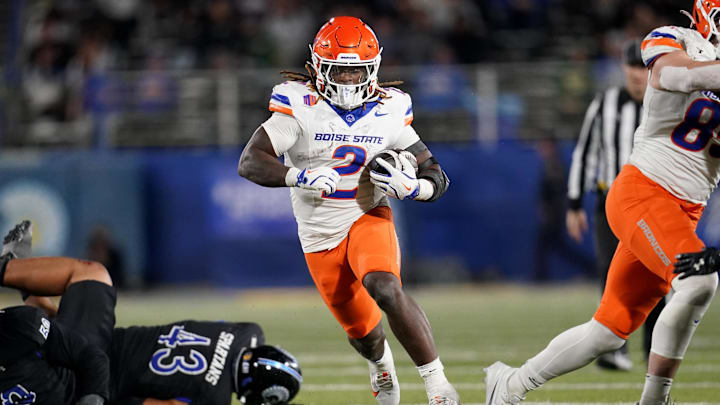 Nov 16, 2024; San Jose, California, USA; Boise State Broncos running back Ashton Jeanty (2) runs for a touchdown against the San Jose State Spartans in the third quarter at CEFCU Stadium. Mandatory Credit: Cary Edmondson-Imagn Images Nov 16, 2024; San Jose, California, USA; Boise State Broncos running back Ashton Jeanty (2) runs for a touchdown against the San Jose State Spartans in the third quarter at CEFCU Stadium. Mandatory Credit: Cary Edmondson-Imagn Images
