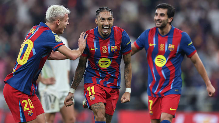 le FC Barcelone remporte la Supercoupe d'Espagne.