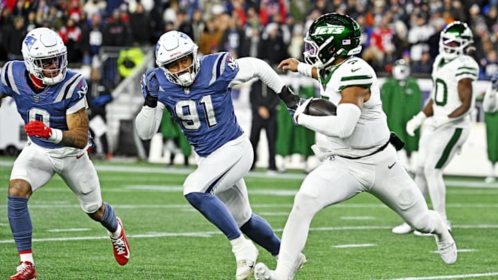 Fields (#7) ran for 67 yards and a rushing touchdown in a 27-14 loss to the Patriots on Thursday. 