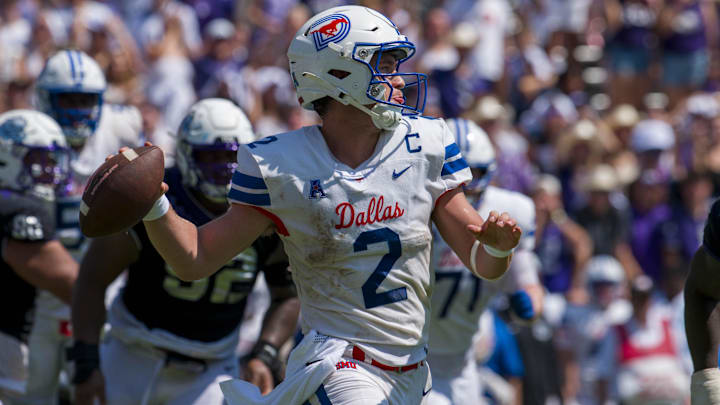 SMU Mustangs quarterback Preston Stone (2)