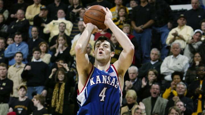 Nick Collison shoots 