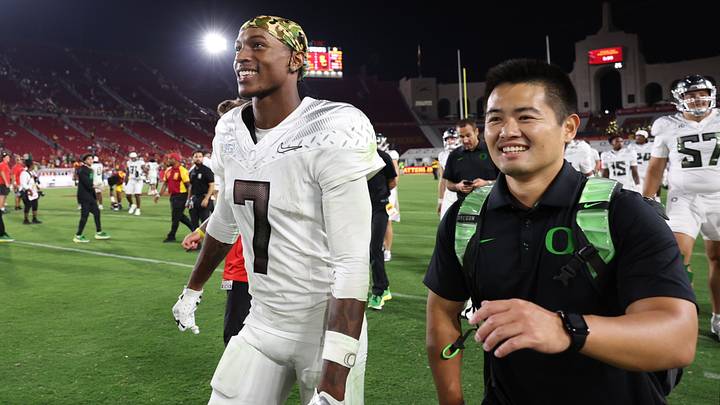 Sep 26, 2026; Los Angeles, California, USA;  Oregon Ducks wide receiver Evan Stewart (7) walks on the field after a game against the USC Trojans at United Airlines Field at Los Angeles Memorial Coliseum.  Mandatory Credit: Kiyoshi Mio-Imagn Images