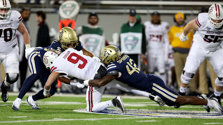 COLLEGE FOOTBALL: NOV 04 Massachusetts at Akron