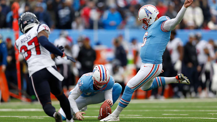 Houston Texans v Tennessee Titans
