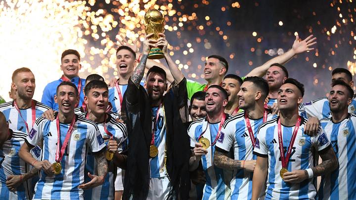 TOPSHOT-FBL-WC-2022-MATCH64-ARG-FRA-TROPHY TOPSHOT-FBL-WC-2022-MATCH64-ARG-FRA-TROPHY