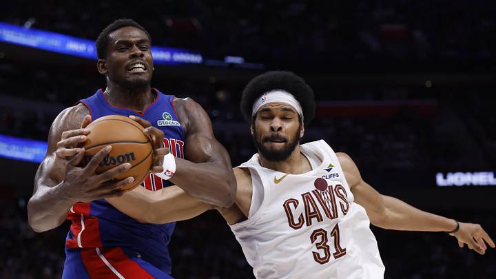 May 17, 2026; Detroit, Michigan, USA; Detroit Pistons center Jalen Duren (0) and Cleveland Cavaliers center Jarrett Allen (31) fight for a rebound in the first half during game seven of the second round of the 2026 NBA Playoffs at Little Caesars Arena. Mandatory Credit: Rick Osentoski-Imagn Images