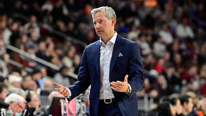 Virginia Cavaliers head coach Ryan Odom