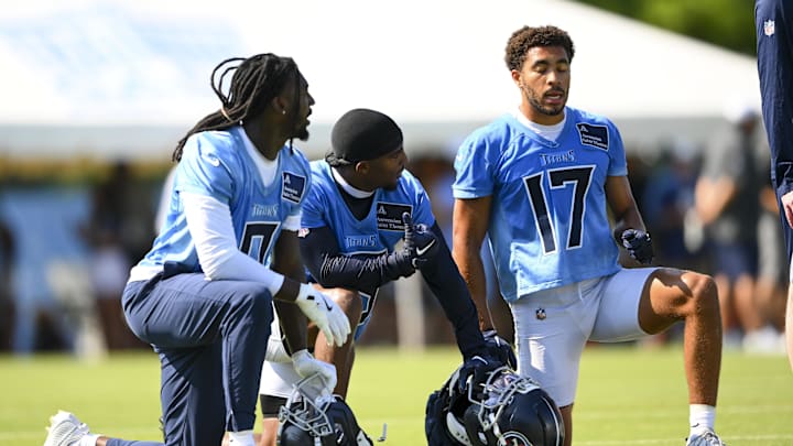 Jul 24, 2025; Nashville, TN, USA; Tennessee Titans wide receiver Calvin Ridley (0), running back Tyjae Spears (2), wide receiver Chimere Dike (17) talk during training camp at Ascension Saint Thomas Sports Park. Mandatory Credit: Steve Roberts-Imagn Images Jul 24, 2025; Nashville, TN, USA; Tennessee Titans wide receiver Calvin Ridley (0), running back Tyjae Spears (2), wide receiver Chimere Dike (17) talk during training camp at Ascension Saint Thomas Sports Park. Mandatory Credit: Steve Roberts-Imagn Images