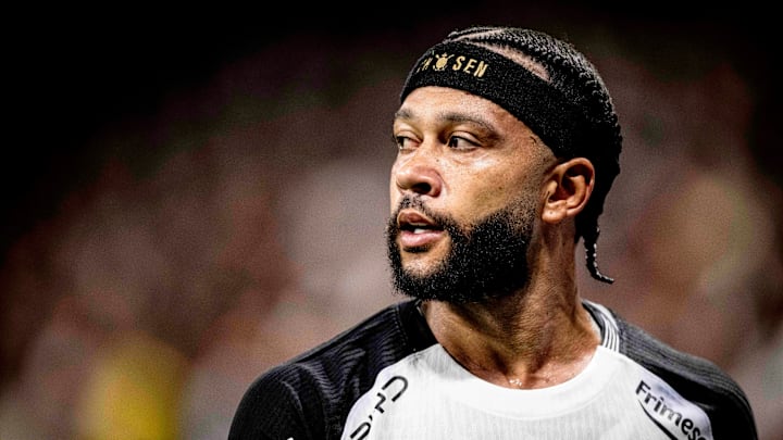 Memphis deve liderar o ataque do Corinthians no Canindé 