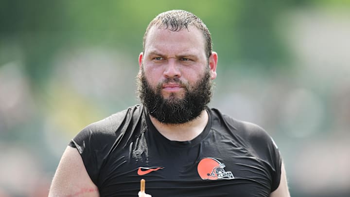 Jul 26, 2025; Berea, OH, USA; Cleveland Browns guard Joel Bitonio (75) during training camp at CrossCountry Mortgage Campus. Mandatory Credit: Ken Blaze-Imagn Images Jul 26, 2025; Berea, OH, USA; Cleveland Browns guard Joel Bitonio (75) during training camp at CrossCountry Mortgage Campus. Mandatory Credit: Ken Blaze-Imagn Images