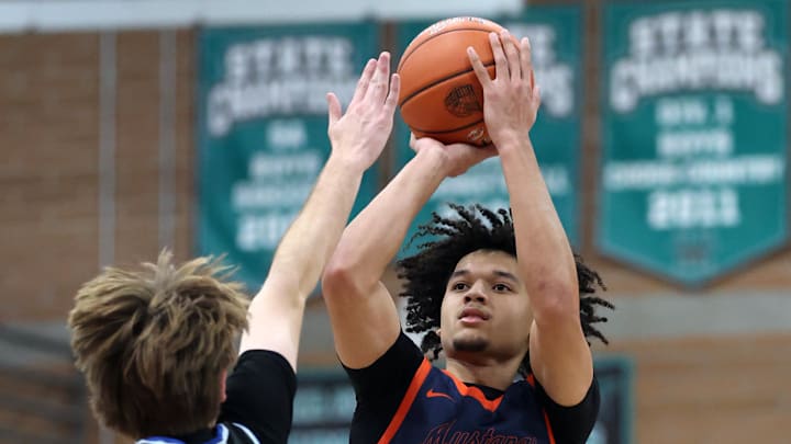 Jan 3, 2025; Gilbert, AZ, USA; Roosevelt High School (CA) guard Brayden Burries (5) against Sandra Day O’Connor High School (AZ) during the Hoophall West High School Invitational at Highland High School. Mandatory Credit: Mark J. Rebilas-Imagn Imagesn Images Jan 3, 2025; Gilbert, AZ, USA; Roosevelt High School (CA) guard Brayden Burries (5) against Sandra Day O’Connor High School (AZ) during the Hoophall West High School Invitational at Highland High School. Mandatory Credit: Mark J. Rebilas-Imagn Imagesn Images