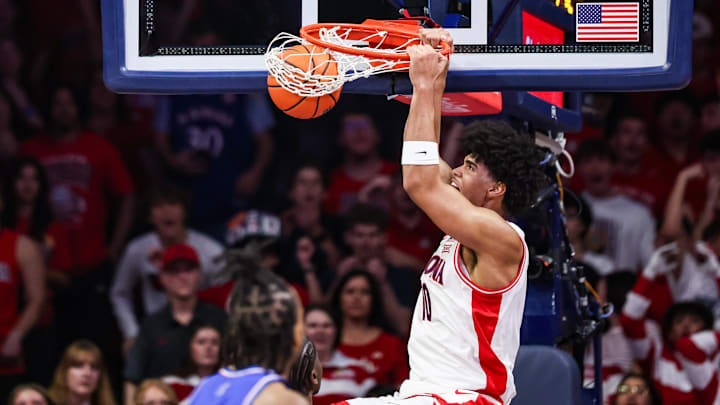 Arizona is a home favorite against Iowa State on Monday night.