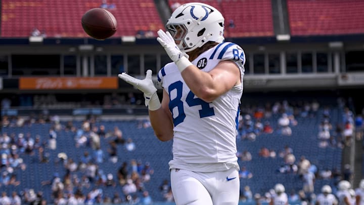 Sep 21, 2025; Nashville, Tennessee, USA; Indianapolis Colts tight end Tyler Warren (84) recieves a pass during the first quarter at Nissan Stadium. Mandatory Credit: Steve Roberts-Imagn Images Sep 21, 2025; Nashville, Tennessee, USA; Indianapolis Colts tight end Tyler Warren (84) recieves a pass during the first quarter at Nissan Stadium. Mandatory Credit: Steve Roberts-Imagn Images