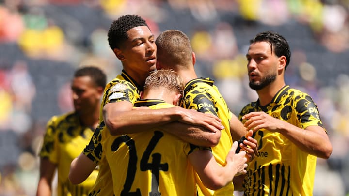 Der BVB bejubelt den Svensson-Treffer gegen Ulsan HD