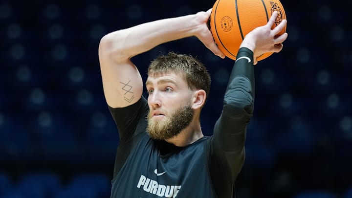 Purdue Boilermakers guard Braden Smith (3) passes the ball 