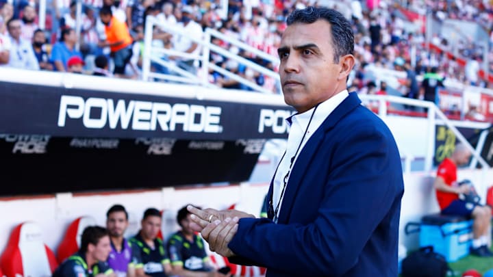 El técnico Ricardo Cadena espera poder seguir con su buena racha de victorias y llevar a Chivas hacia la Liguilla. El técnico Ricardo Cadena espera poder seguir con su buena racha de victorias y llevar a Chivas hacia la Liguilla.