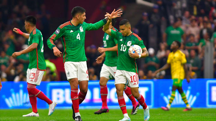 Jugadores de México celebran un gol ante Jamaica. Jugadores de México celebran un gol ante Jamaica.
