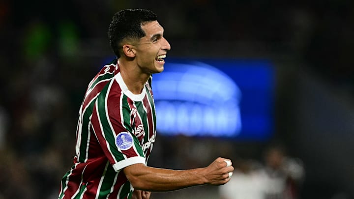 Serna faz uma boa temporada com a camisa do Fluminense