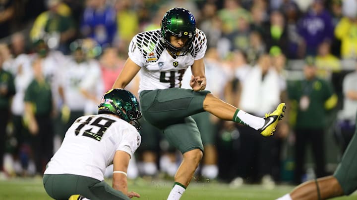 Jan. 3, 2013; Glendale, AZ, USA: Oregon Ducks kicker Alejandro Maldonado (41) against the Kansas State Wildcats during the 2013 Fiesta Bowl at University of Phoenix Stadium. Oregon defeated Kansas State 35-17. Mandatory Credit: Mark J. Rebilas-Imagn Images Jan. 3, 2013; Glendale, AZ, USA: Oregon Ducks kicker Alejandro Maldonado (41) against the Kansas State Wildcats during the 2013 Fiesta Bowl at University of Phoenix Stadium. Oregon defeated Kansas State 35-17. Mandatory Credit: Mark J. Rebilas-Imagn Images