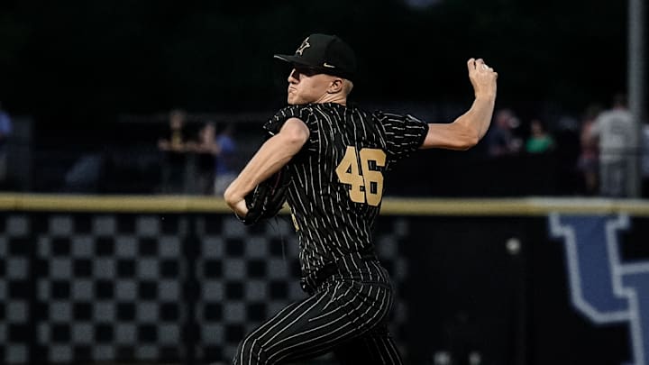 Tyler Baird pitches against Kentucky.