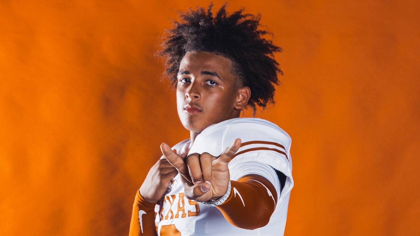Former NFL QB Has Taken Notice of Texas Longhorns Dia Bell
