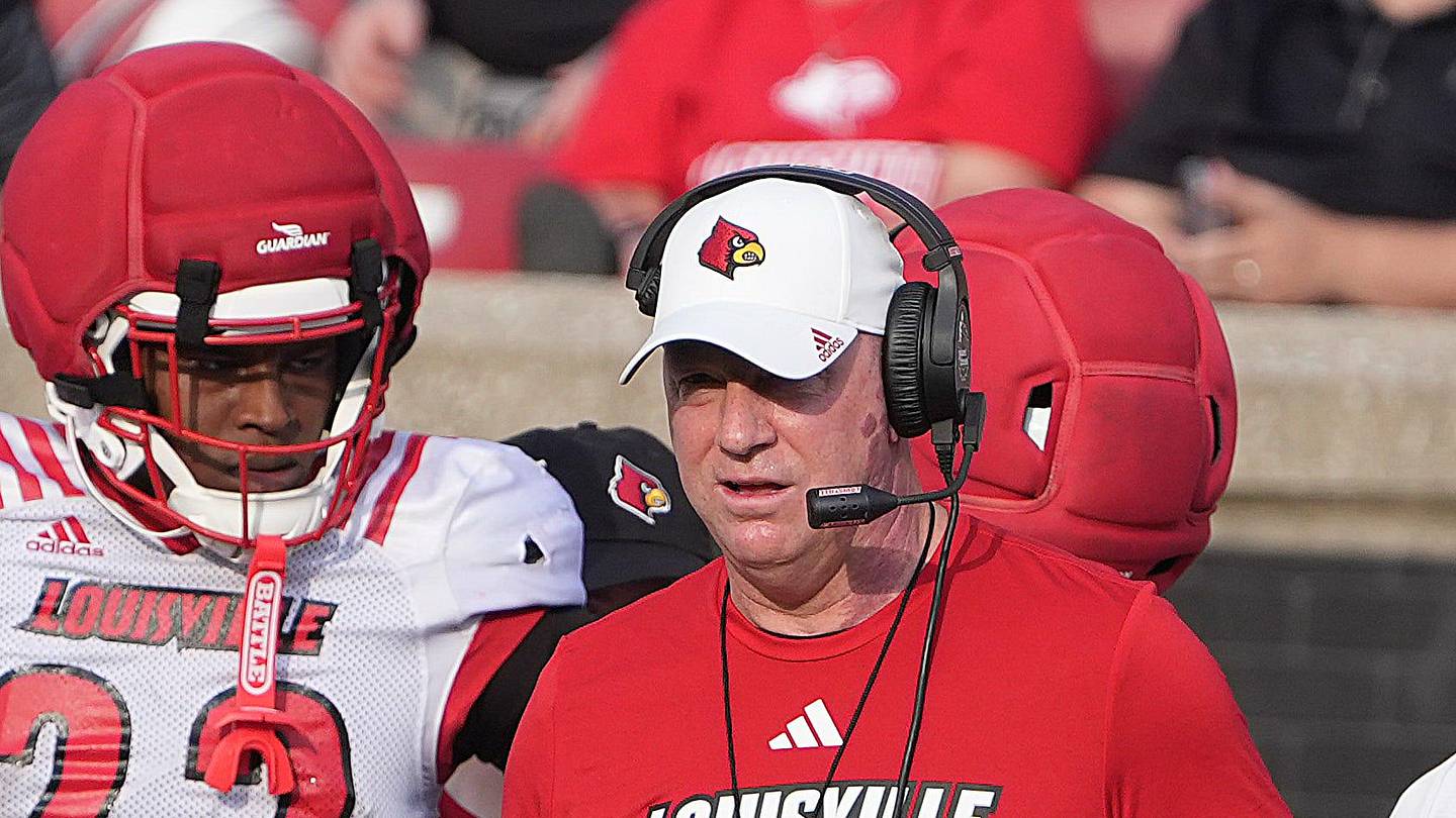 Breaking Down Louisville's Strengths & Weaknesses & 1 Thing That Could Upset Ole Miss