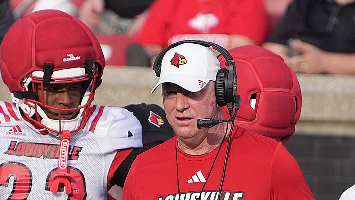 Louisville’s Jeff Brohm coaches against Louisville in the Spring Football game
April 17, 2026