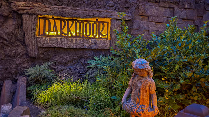 Epic Universe, Dark Universe portal entrance, welcome to Darkmoor, photo by Cristine Struble