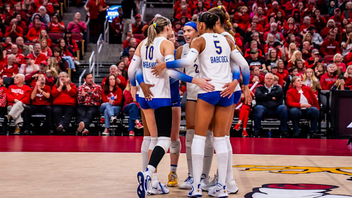 Pitt Volleyball Celebrates Point in Win vs. No. 3 Louisville 