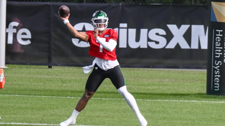 Jul 23, 2025; Florham Park, NY, USA; New York Jets quarterback Justin Fields (7) participates in a drill during training camp at Atlantic Health Jets Training Center. Mandatory Credit: John Jones-Imagn Images